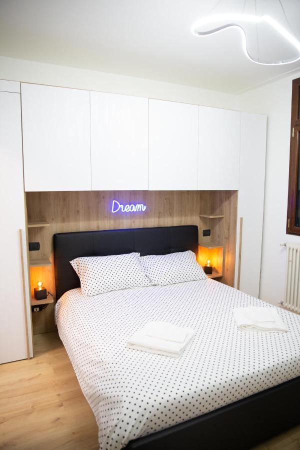 Sweet House Meda Apartment Милано Екстериор снимка