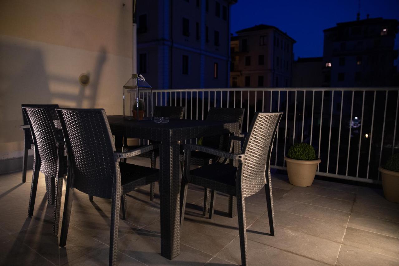 Sweet House Meda Apartment Милано Екстериор снимка